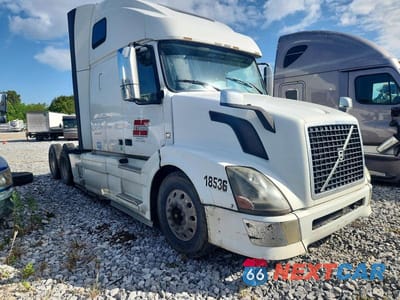 2014 VOLVO VNL SEMI TRUCK 4V4NC9EH7EN172296 - główne zdjęcie licytacji z USA - miniatura