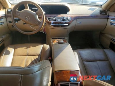 Zdjęcie 8 z 12 samochodu: 2007 MERCEDES-BENZ S 550 VIN:WDDNG71X87A049186 - miniatura
