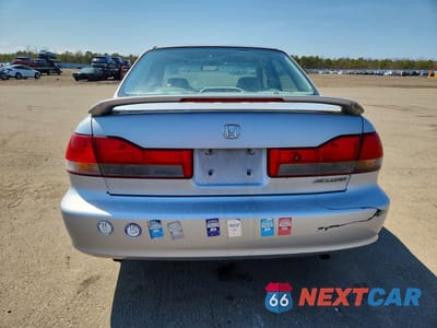 Zdjęcie 6 z 12 samochodu: 2002 HONDA ACCORD EX VIN:1HGCG16552A052739 - miniatura