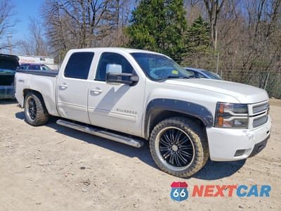 Czwarte zdjęcie samochodu z boku: 2012 CHEVROLET SILVERADO K1500 LTZ VIN:3GCPKTE70CG202370 - miniatura