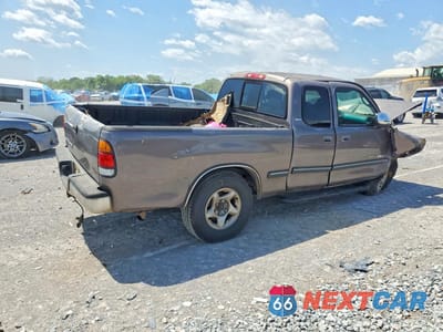Trzecie zdjęcie samochodu z tyłu: 2000 TOYOTA TUNDRA SR5 VIN:5TBRT3414YS083078 - miniatura