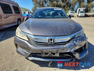 Piąte zdjęcie samochodu w środku: 2016 HONDA ACCORD SPORT VIN:1HGCR2F57GA138531 - miniatura