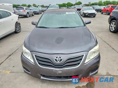 Piąte zdjęcie samochodu w środku: 2010 TOYOTA CAMRY LE VIN:4T4BF3EKXAR064674 - miniatura