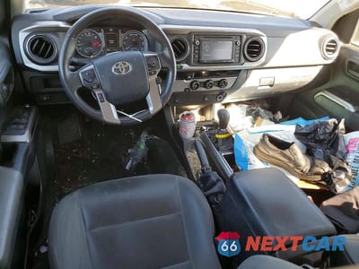 Zdjęcie 8 z 12 samochodu: 2017 TOYOTA TACOMA SR5 V6 VIN:3TMAZ5CN4HM042128 - miniatura