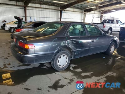 Trzecie zdjęcie samochodu z tyłu: 2000 TOYOTA CAMRY CE VIN:4T1BG22K7YU965470 - miniatura