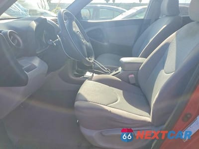 Zdjęcie 7 z 14 samochodu: 2006 TOYOTA RAV4 BASE VIN:JTMZD33V566001123 - miniatura