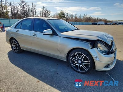 Czwarte zdjęcie samochodu z boku: 2010 MERCEDES-BENZ C 300 4MATIC VIN:WDDGF8BB8AF402055 - miniatura