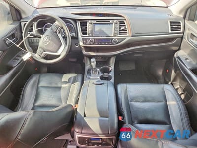 Zdjęcie 8 z 12 samochodu: 2019 TOYOTA HIGHLANDER LIMITED VIN:5TDYZRFH5KS313023 - miniatura