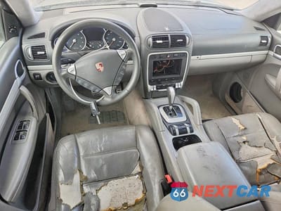 Zdjęcie 8 z 12 samochodu: 2006 PORSCHE CAYENNE TURBO VIN:WP1AC29P96LA92559 - miniatura