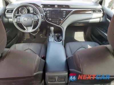 Zdjęcie 8 z 12 samochodu: 2018 TOYOTA CAMRY LE VIN:4T1B11HK6JU548205 - miniatura