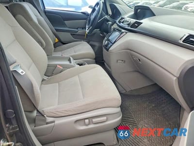 Zdjęcie 7 z 13 samochodu: 2017 HONDA ODYSSEY EX VIN:5FNRL5H4XHB014200 - miniatura