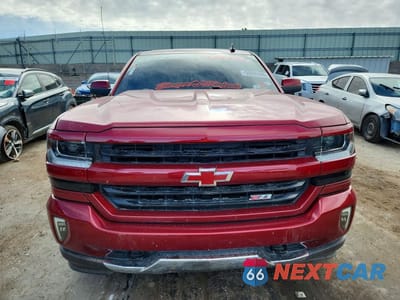 Piąte zdjęcie samochodu w środku: 2018 CHEVROLET SILVERADO K1500 LT VIN:3GCUKRECXJG146826 - miniatura