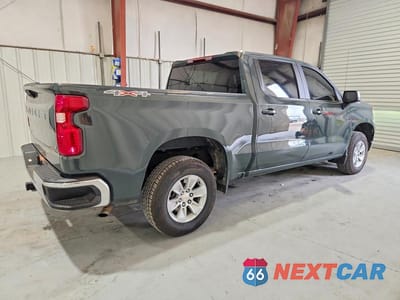 Trzecie zdjęcie samochodu z tyłu: 2025 CHEVROLET SILVERADO K1500 LT VIN:3GCUKDED2SG199808 - miniatura