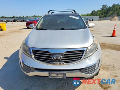 Piąte zdjęcie samochodu w środku: 2013 KIA SPORTAGE VIN:KNDPCCA21D7377442 - miniatura