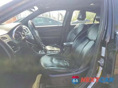 Zdjęcie 7 z 12 samochodu: 2014 CHRYSLER 200 LIMITED VIN:1C3CCBCGXEN180370 - miniatura