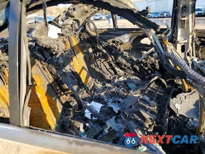 Zdjęcie 10 z 11 samochodu: 2019 MERCEDES-BENZ C 300 4MATIC VIN:55SWF8EB4KU319213 - miniatura