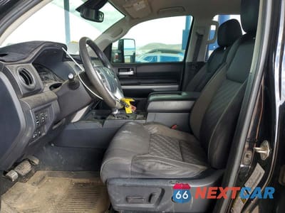 Zdjęcie 7 z 11 samochodu: 2018 TOYOTA TUNDRA SR5 VIN:5TFUY5F11JX718463 - miniatura