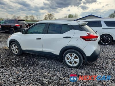 Drugie zdjęcie samochodu z przodu: 2019 NISSAN KICKS S VIN:3N1CP5CU2KL471158 - miniatura