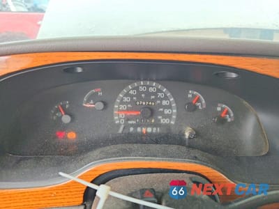 Zdjęcie 8 z 10 samochodu: 2001 FORD ECONOLINE E450 SUPER DUTY CUTAWAY VAN VIN:1FDXE45S31HA76795 - miniatura