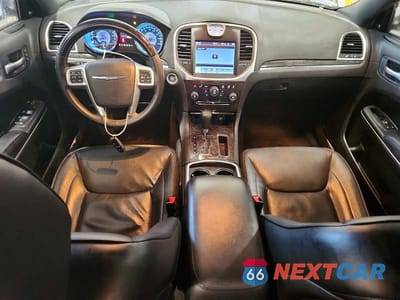 Zdjęcie 8 z 12 samochodu: 2011 CHRYSLER 300C VIN:2C3CA6CT1BH523887 - miniatura