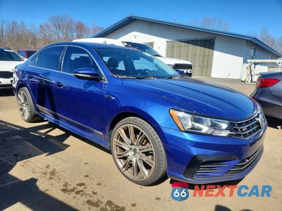 Czwarte zdjęcie samochodu z boku: 2017 VOLKSWAGEN PASSAT R-LINE VIN:1VWDT7A37HC031165 - miniatura