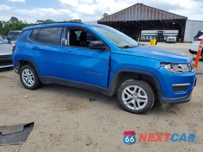 Czwarte zdjęcie samochodu z boku: 2018 JEEP COMPASS SPORT VIN:3C4NJCAB0JT255109 - miniatura