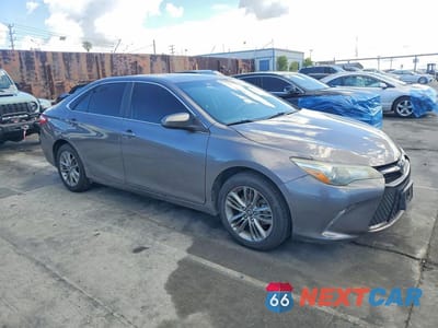 Czwarte zdjęcie samochodu z boku: 2016 TOYOTA CAMRY SE VIN:4T1BF1FK1GU235771 - miniatura