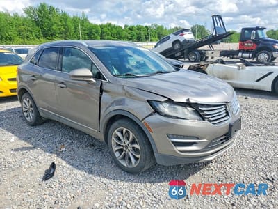Czwarte zdjęcie samochodu z boku: 2017 LINCOLN MKC SELECT VIN:5LMCJ2D96HUL08138 - miniatura