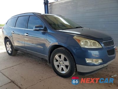 Czwarte zdjęcie samochodu z boku: 2012 CHEVROLET TRAVERSE LT VIN:1GNKRGED6CJ318214 - miniatura