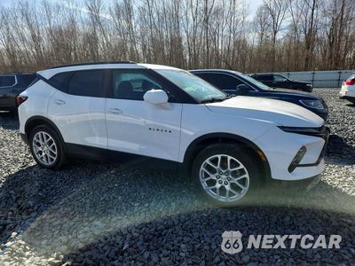 Czwarte zdjęcie samochodu z boku: 2023 CHEVROLET BLAZER 2LT VIN:3GNKBHR40PS227822 - miniatura