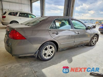 Trzecie zdjęcie samochodu z tyłu: 2006 HONDA ACCORD EX VIN:1HGCM56816A182999 - miniatura
