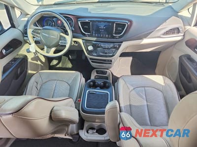Zdjęcie 8 z 12 samochodu: 2020 CHRYSLER PACIFICA LIMITED VIN:2C4RC1GG1LR127860 - miniatura