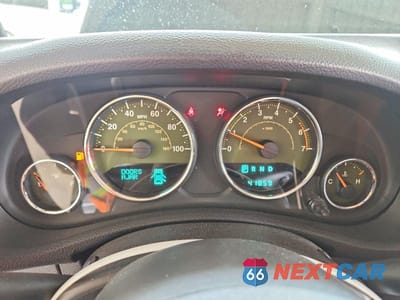 Zdjęcie 9 z 11 samochodu: 2011 JEEP WRANGLER UNLIMITED JEEP 70TH ANNIVERSARY VIN:1J4HA7H16BL591047 - miniatura