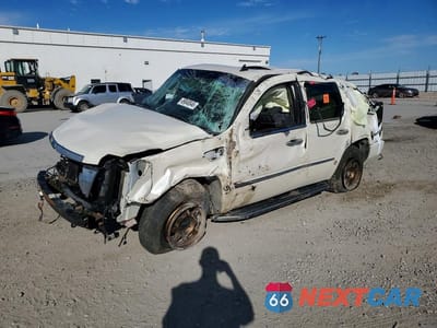 2007 CADILLAC ESCALADE LUXURY 1GYFK638X7R143532 - główne zdjęcie licytacji z USA - miniatura