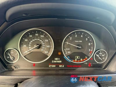 Zdjęcie 8 z 14 samochodu: 2016 BMW 320 XI VIN:WBA8E5G55GNT93166 - miniatura