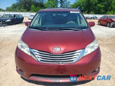 Piąte zdjęcie samochodu w środku: 2013 TOYOTA SIENNA XLE 8-PASSENGER VIN:5TDYK3DC5DS395931 - miniatura