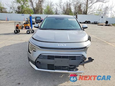 Piąte zdjęcie samochodu w środku: 2026 KIA NIRO LX VIN:KNDCP3LE2T5332546 - miniatura