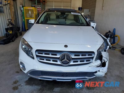 Piąte zdjęcie samochodu w środku: 2019 MERCEDES-BENZ GLA 250 4MATIC VIN:WDCTG4GB8KU013978 - miniatura