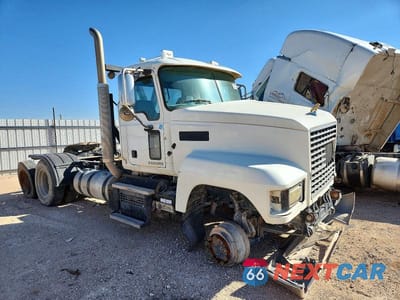 2018 MACK 600 CHU600 1M1AN09Y3JM027265 - główne zdjęcie licytacji z USA - miniatura