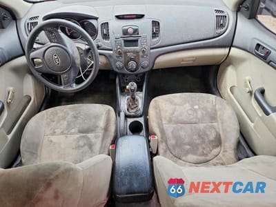 Zdjęcie 8 z 13 samochodu: 2012 KIA FORTE LX VIN:KNAFT4A21C5579805 - miniatura