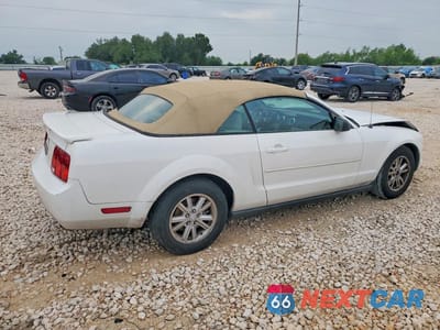Trzecie zdjęcie samochodu z tyłu: 2008 FORD MUSTANG VIN:1ZVHT84N585204691 - miniatura