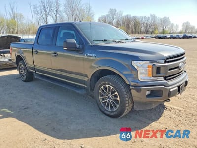 Czwarte zdjęcie samochodu z boku: 2018 FORD F150 SUPERCREW VIN:1FTFW1E58JKE09842 - miniatura