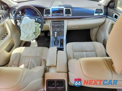 Zdjęcie 8 z 12 samochodu: 2011 LINCOLN MKS VIN:1LNHL9DR5BG601028 - miniatura