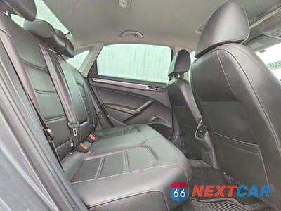 Zdjęcie 10 z 12 samochodu: 2017 VOLKSWAGEN PASSAT SE VIN:1VWBT7A3XHC078813 - miniatura