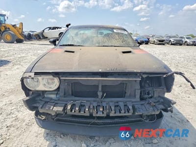 Piąte zdjęcie samochodu w środku: 2013 DODGE CHALLENGER R VIN:2C3CDYBT9DH695804 - miniatura