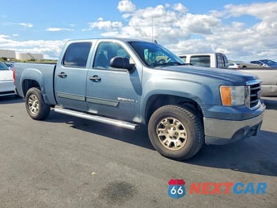 Czwarte zdjęcie samochodu z boku: 2007 GMC NEW SIERRA K1500 VIN:2GTEK13M971512259 - miniatura