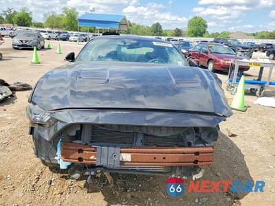 Piąte zdjęcie samochodu w środku: 2022 FORD MUSTANG VIN:1FA6P8TH4N5131051 - miniatura