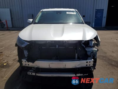 Piąte zdjęcie samochodu w środku: 2022 TOYOTA HIGHLANDER LE VIN:5TDZZRAH4NS540848 - miniatura