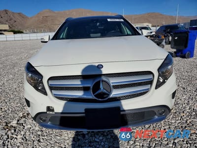 Piąte zdjęcie samochodu w środku: 2017 MERCEDES-BENZ GLA 250 VIN:WDCTG4EB5HJ299009 - miniatura