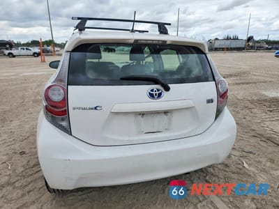 Zdjęcie 6 z 12 samochodu: 2012 TOYOTA PRIUS C TWO VIN:JTDKDTB3XC1516970 - miniatura